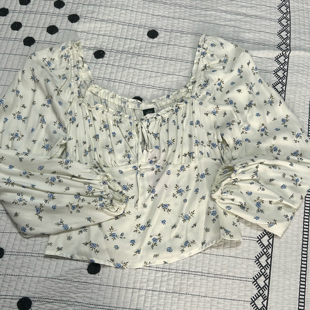 NEW floral top